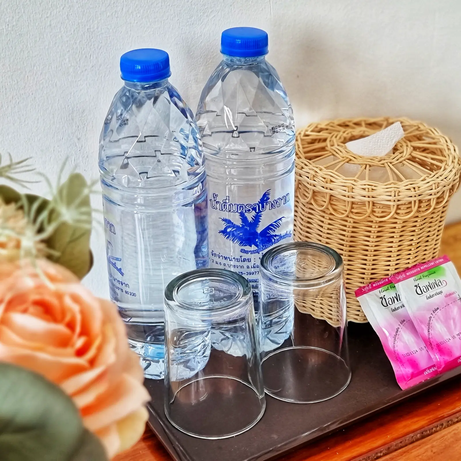 ชุดน้ำดื่มและของใช้ในห้องพัก